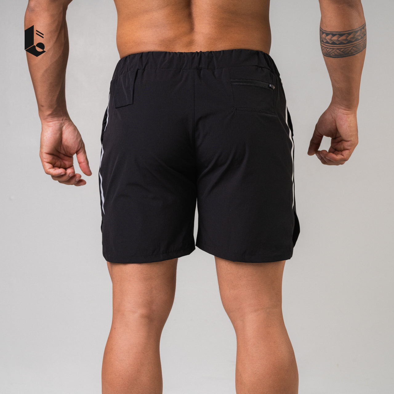 SwiftMove Short Pants - Black/Light Grey/Khaky/White