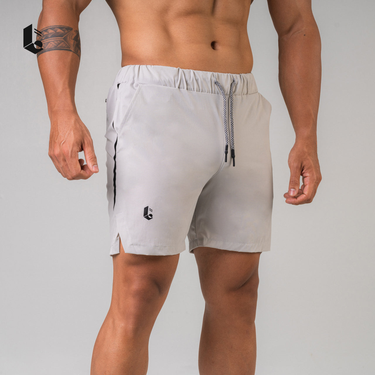 SwiftMove Short Pants - Black/Light Grey/Khaky/White