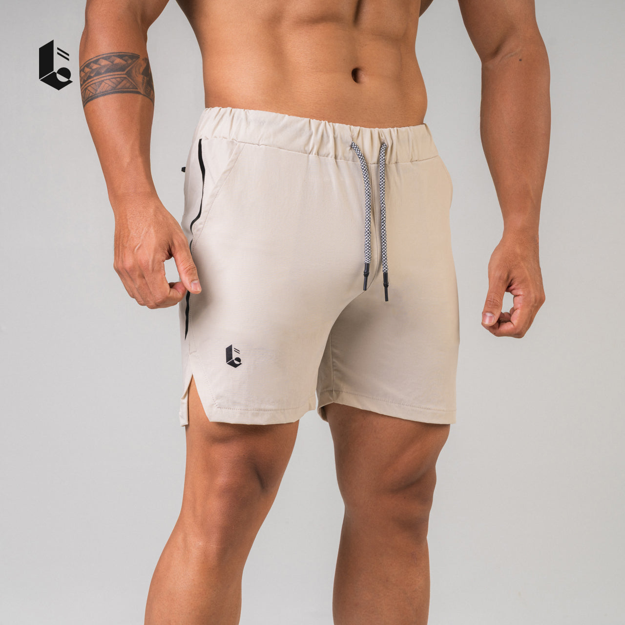 SwiftMove Short Pants - Black/Light Grey/Khaky/White
