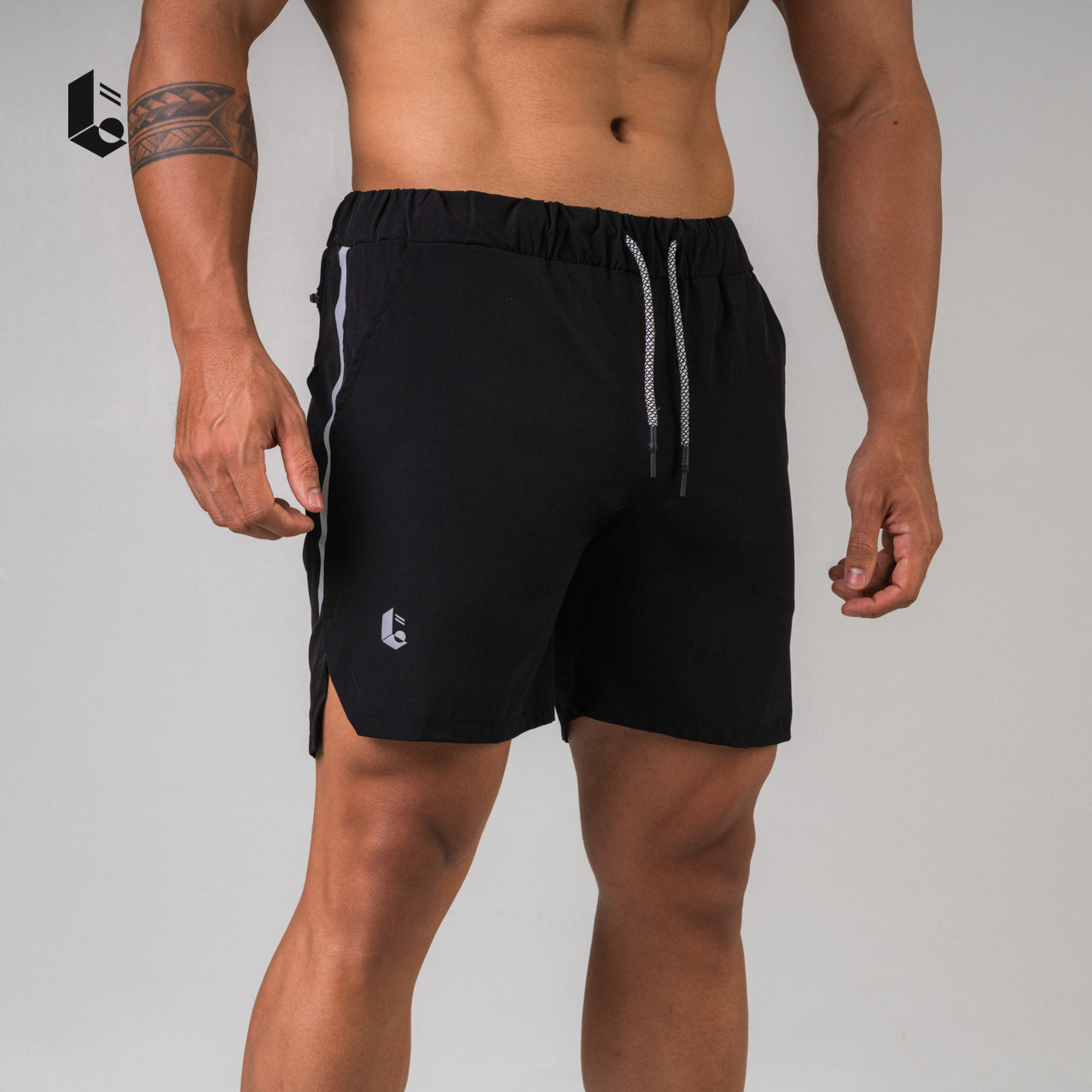SwiftMove Short Pants - Black/Light Grey/Khaky/White
